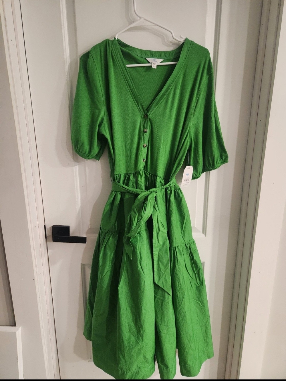 Time and Tru Bright Green V‑Neck Button Midi Dress